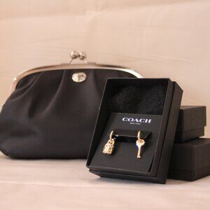 Coach Kisslock Wristlet & Earrings Bundle